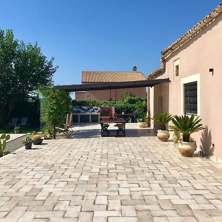 Il Baglio Del Picchio - Noto Apartment San Corrado di Fuori Luaran gambar