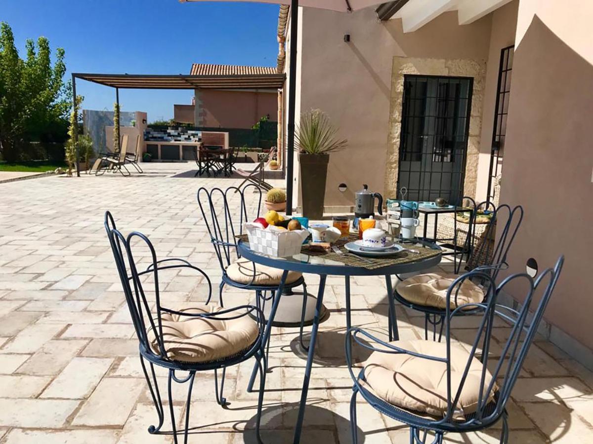 Il Baglio Del Picchio - Noto Apartment San Corrado di Fuori Luaran gambar
